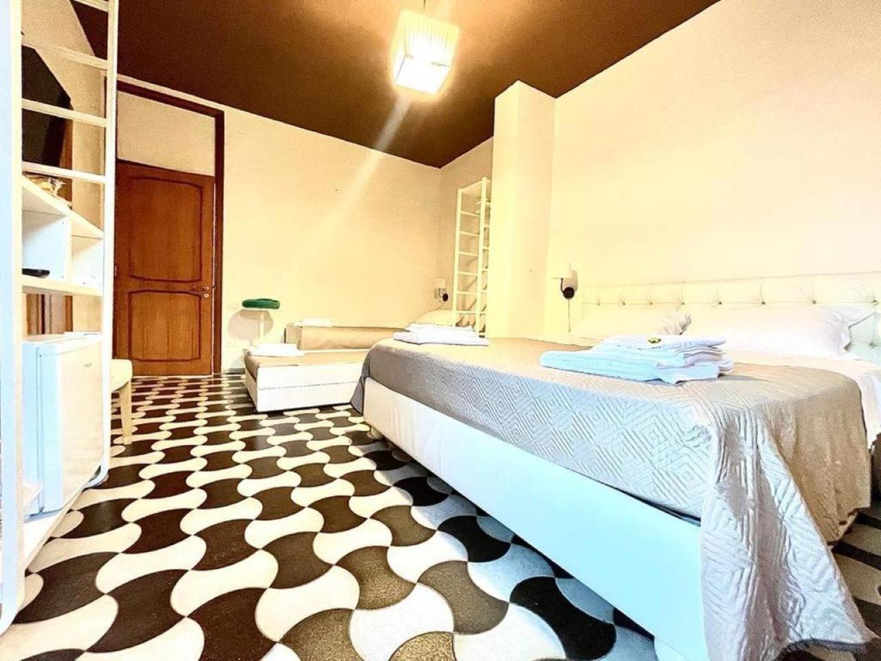 Hello Salerno Bed & Breakfast Bagian luar foto